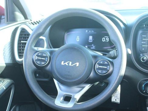 Used 2023 Kia Soul LX image 13
