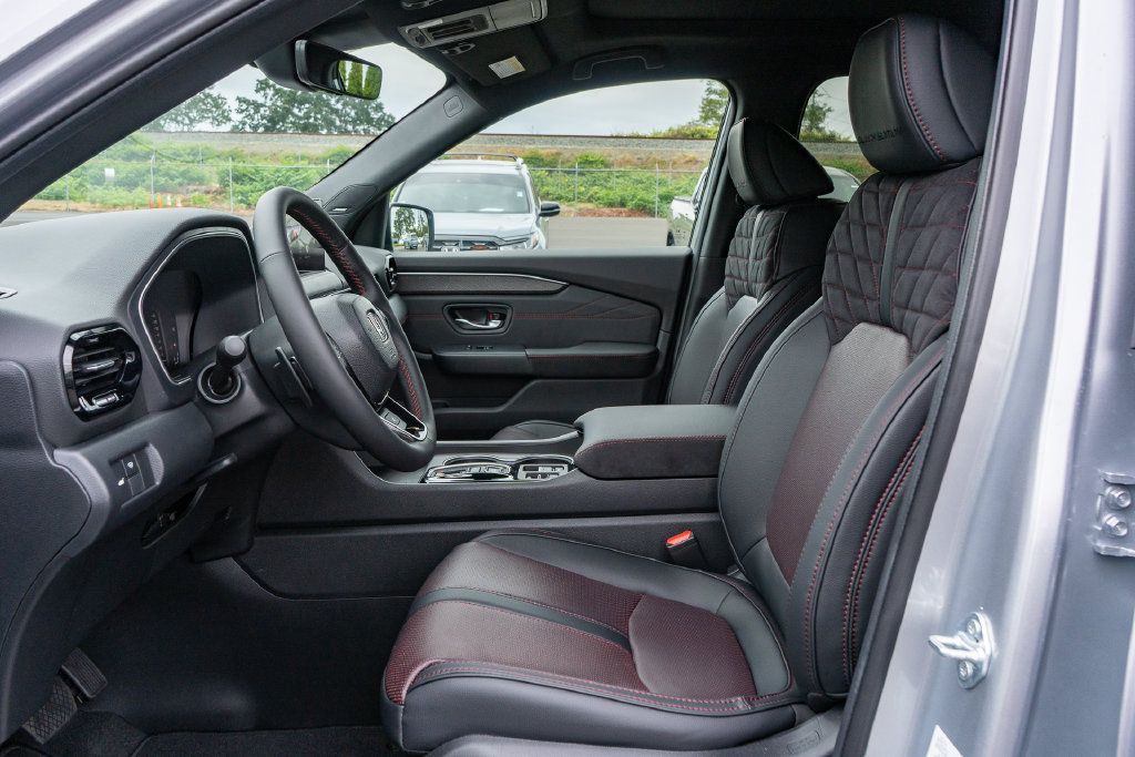 New 2026 Honda Pilot Black Edition image 27