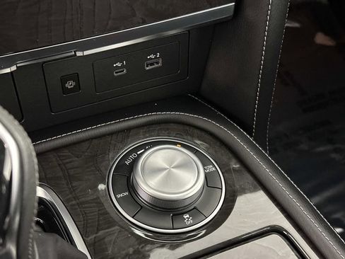 Used 2024 INFINITI QX80 Luxe image 15