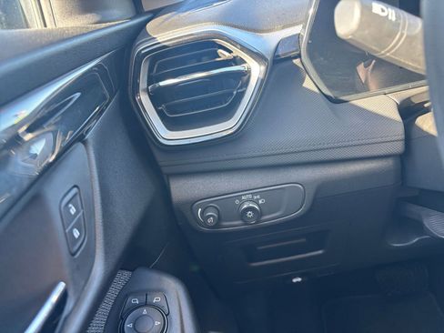 Used 2025 Chevrolet TrailBlazer LT image 32