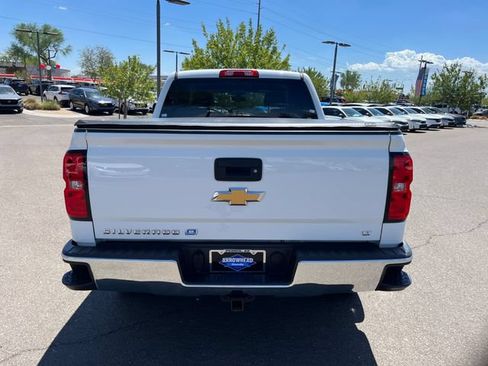 Used 2018 Chevrolet Silverado 1500 LT w/ LT Eassist Package AWD/4WD image 10
