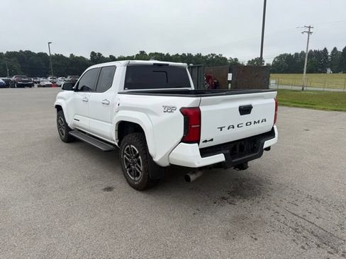 Used 2024 Toyota Tacoma TRD Sport w/ TRD Sport Upgrade Package AWD/4WD image 8