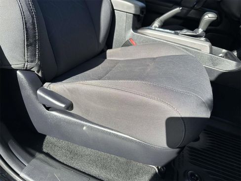 Used 2019 Toyota Tacoma TRD Sport image 14