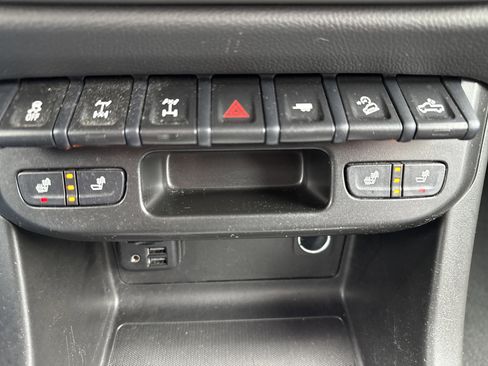 Used 2021 Chevrolet Colorado ZR2 image 27