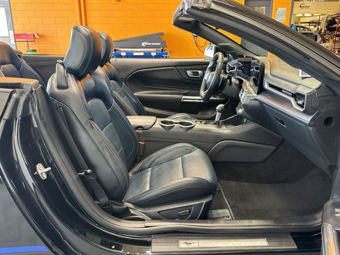 Used 2025 Ford Mustang GT Premium RWD image 16