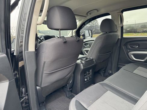 Used 2022 Nissan Titan SV w/ SV Convenience Package image 13