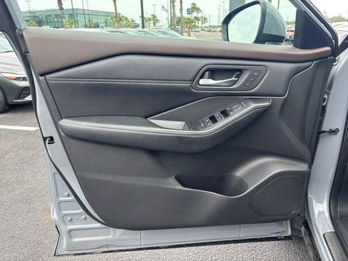 Used 2022 Nissan Rogue SL w/ SL Premium Package FWD image 9
