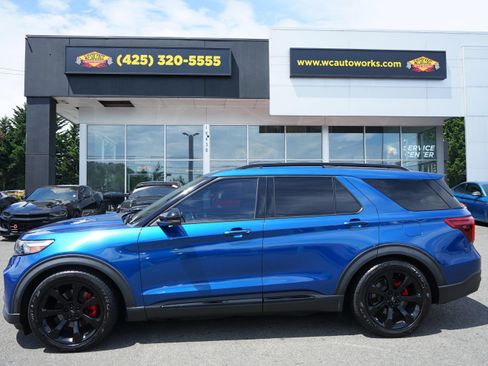 Used 2020 Ford Explorer ST AWD/4WD image 2