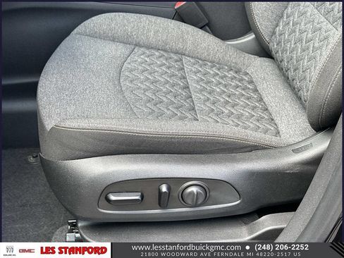 Used 2023 Chevrolet Equinox LT FWD image 18