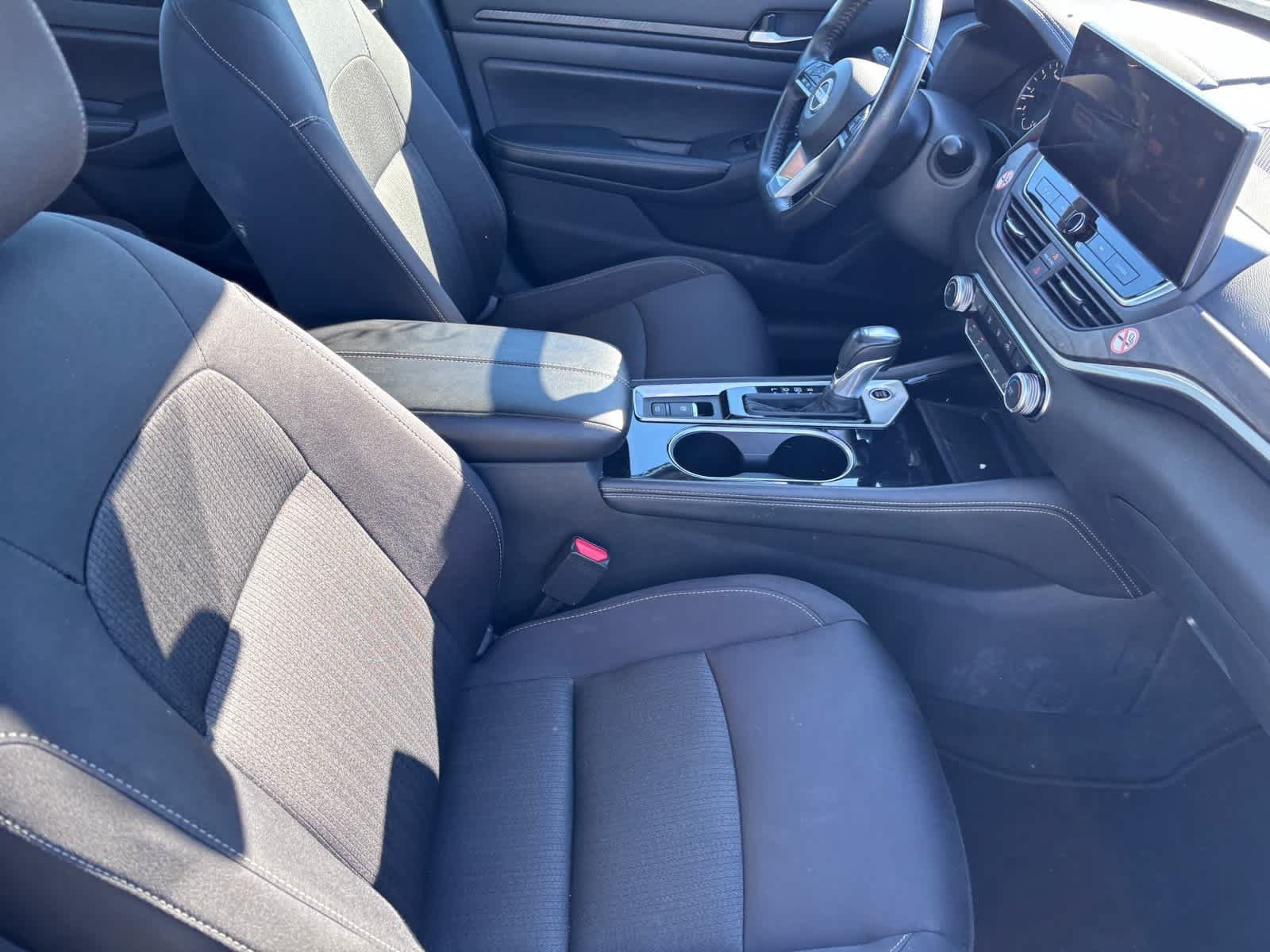 Used 2024 Nissan Altima 2.5 SV w/ SV Premium Package FWD image 10