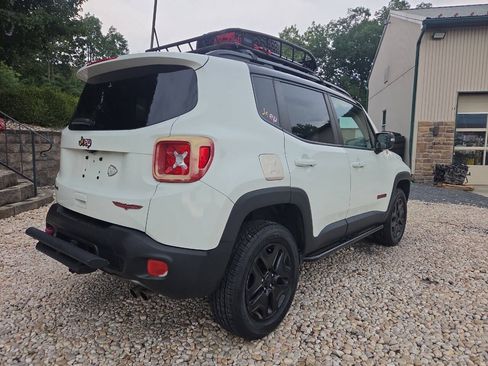 Used 2018 Jeep Renegade Trailhawk AWD/4WD image 8
