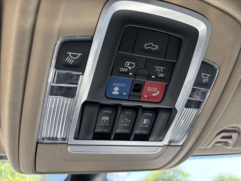 Used 2019 RAM 3500 Laramie AWD/4WD image 24