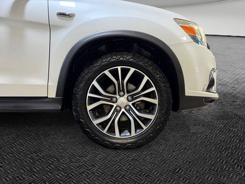 Used 2019 Mitsubishi Outlander Sport SE FWD image 11