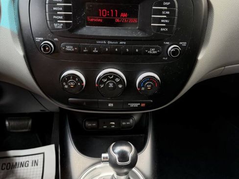 Used 2015 Kia Soul FWD image 14