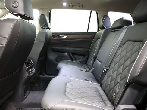 Used 2025 Volkswagen Atlas SEL Premium R-Line AWD/4WD image 27