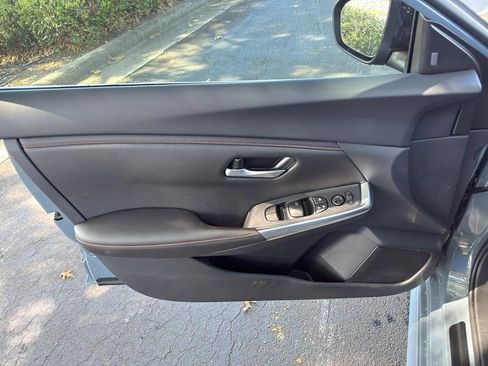 New 2025 Nissan Sentra SR image 17