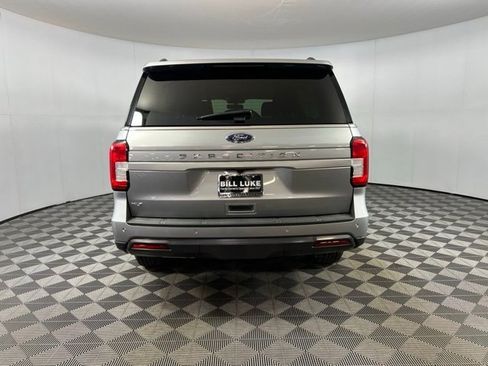 Used 2024 Ford Expedition XLT image 10