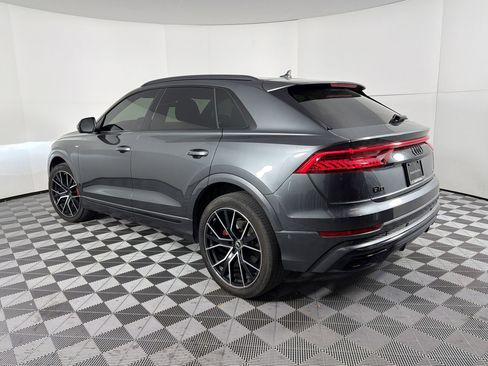 Used 2022 Audi Q8 Prestige image 3