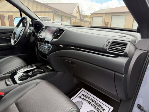 Used 2023 Honda Ridgeline Black Edition image 11