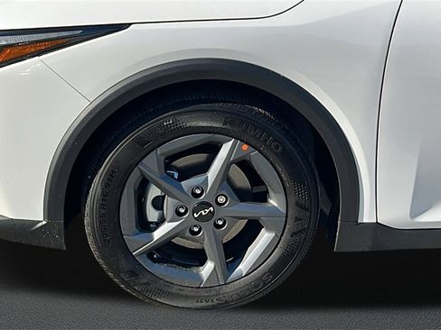 New 2025 Kia K4 LXS image 5