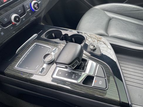 Used 2017 Audi Q7 3.0T Premium Plus w/ Premium Plus Package image 29