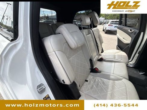 Used 2017 Mercedes-Benz GLS 550 4MATIC image 27