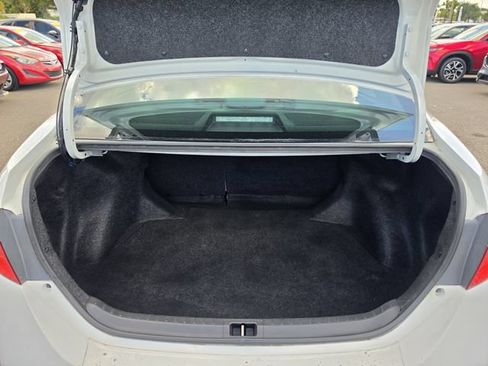 Used 2016 Toyota Corolla LE FWD image 7