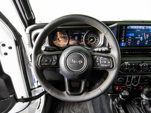Used 2024 Jeep Wrangler Unlimited Sport AWD/4WD image 18