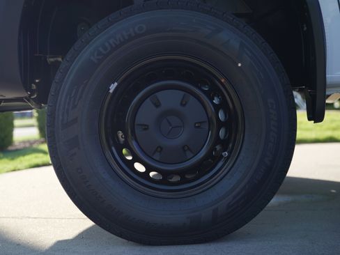 New 2025 Mercedes-Benz Sprinter 2500 image 12