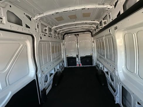 Used 2019 Ford Transit 250 148 High Roof Extended RWD image 18