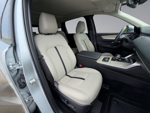 Used 2024 MAZDA CX-90 Plug-In Hybrid w/ Premium Pkg AWD/4WD image 16