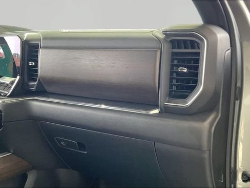 Used 2024 Chevrolet Silverado 2500 High Country w/ High Country Premium Package AWD/4WD image 18