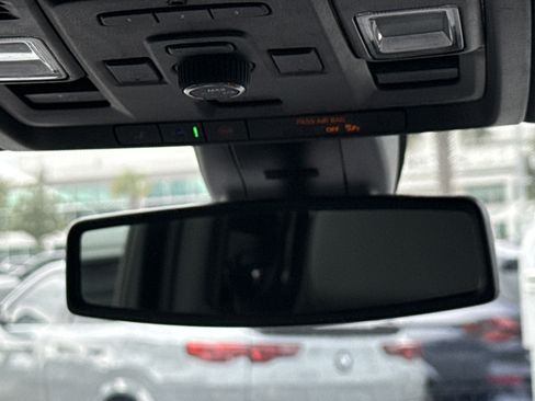 Used 2022 Chevrolet Suburban RST w/ Sport Performance Package image 35