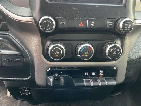 Used 2019 RAM 2500 Big Horn image 31