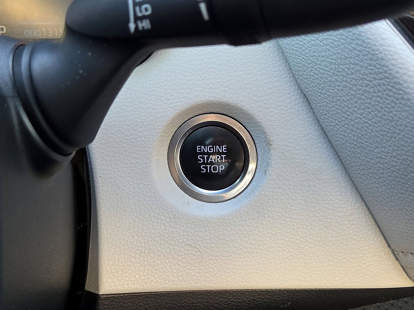 Used 2020 Toyota Corolla SE w/ SE Premium Package FWD image 30