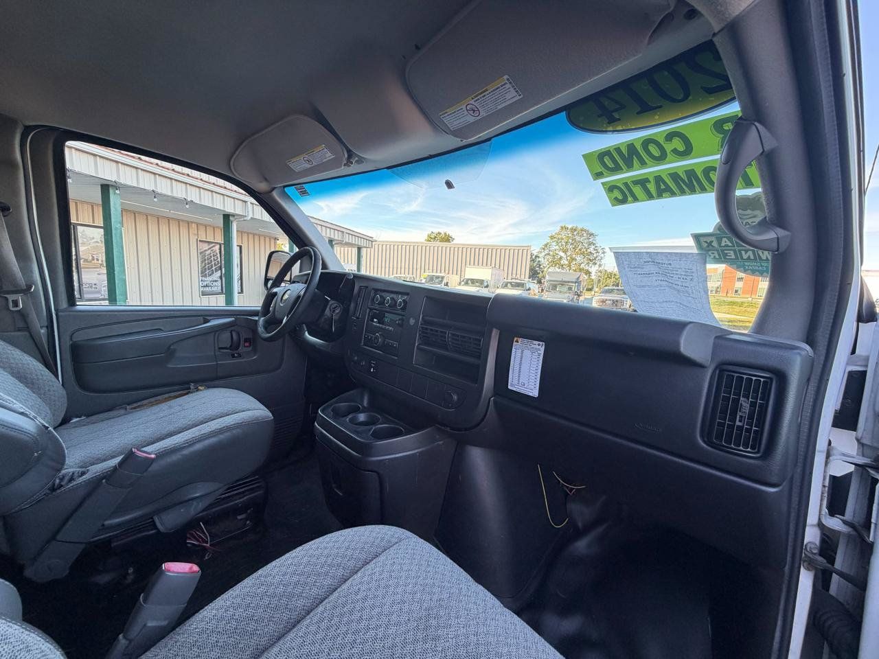 Used 2014 Chevrolet Express 3500 Extended RWD image 16