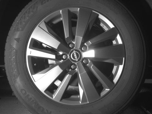 Used 2025 Nissan Pathfinder SV image 15