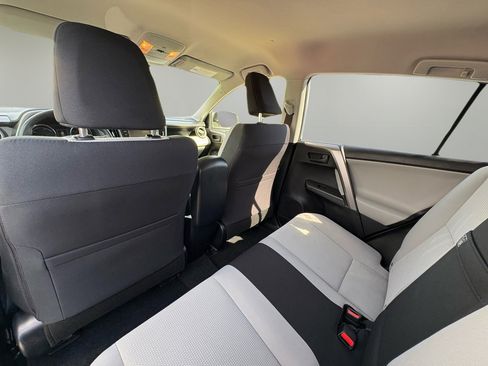 Used 2018 Toyota RAV4 LE Plus image 30