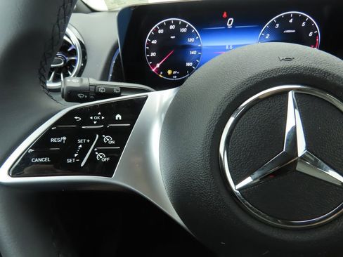 New 2026 Mercedes-Benz GLB 250 image 11