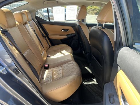 Used 2021 Nissan Sentra SV w/ SV Premium Package image 9