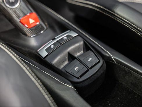 Used 2018 Ferrari 488 Spider RWD image 40