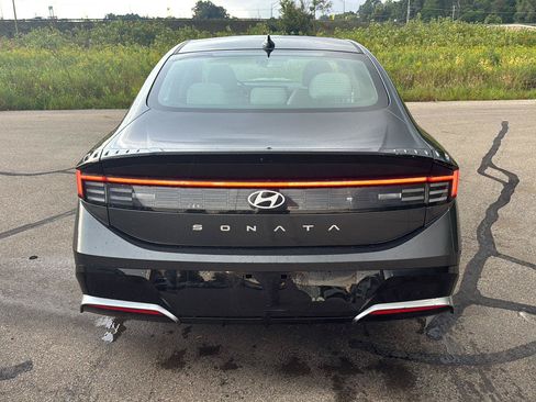 Used 2025 Hyundai Sonata SEL FWD image 4