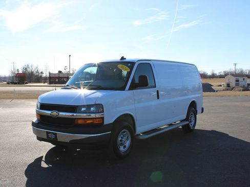 Used 2024 Chevrolet Express 2500 w/ Driver Convenience Package image 4