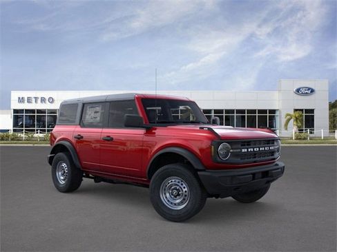 New 2025 Ford Bronco 4-Door image 7
