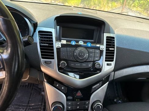Used 2013 Chevrolet Cruze LT FWD image 18