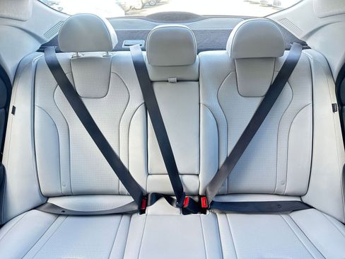 Used 2025 Hyundai Elantra Limited image 39