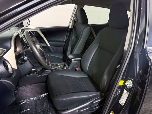 Used 2014 Toyota RAV4 LE FWD image 16