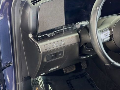 Used 2025 Hyundai Kona SEL FWD image 11