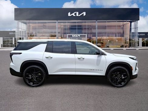 Used 2024 Chevrolet Traverse LS FWD image 7