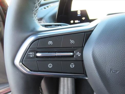 Used 2025 Chevrolet Traverse LT w/ Enhanced Driving Package image 23